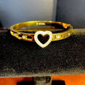 Bracelet Women’s Stainless Steel Hinged Love Bracelet. NWOT